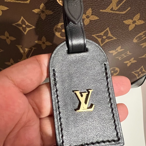 ❣️❣️❣️SOLD on IG❣️❣️❣️ Monogram black leather Odeon MM - Picture 6 of 16